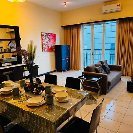 126 Bukit Ceylon 5 Minutes To Jalan Alor Pavilion Bukit Bintang 2R2B 8Pax